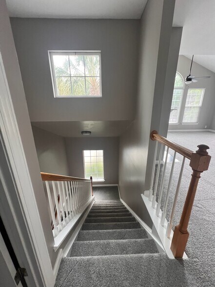 Building Photo - 101 Golf View Ln