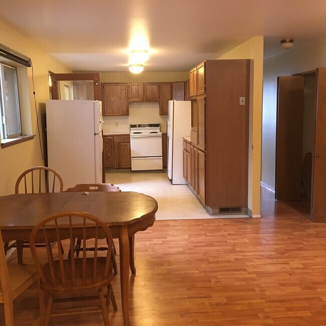 Building Photo - $4900 / 6br - University/ Wallingford House! 6BR/3BTH