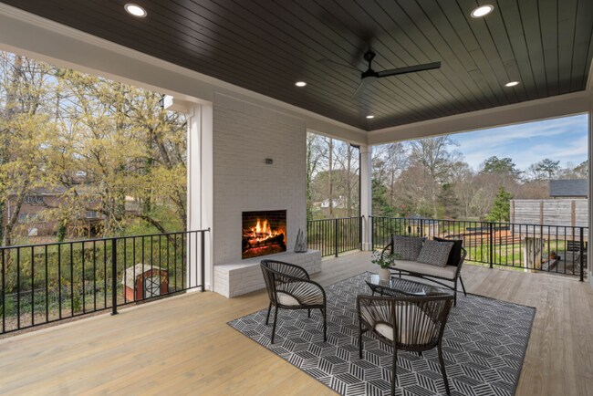 Building Photo - 312 Meadow Dr