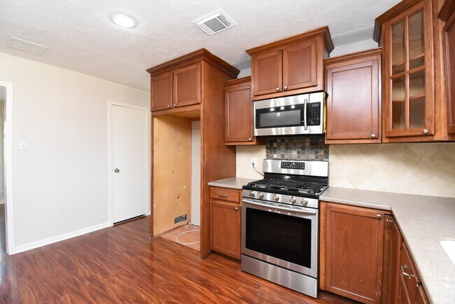 Building Photo - 8110 Dorrcrest Ln