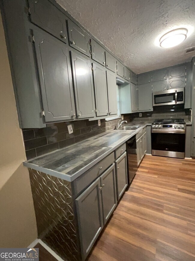 Building Photo - 5089 Victor Trail NW