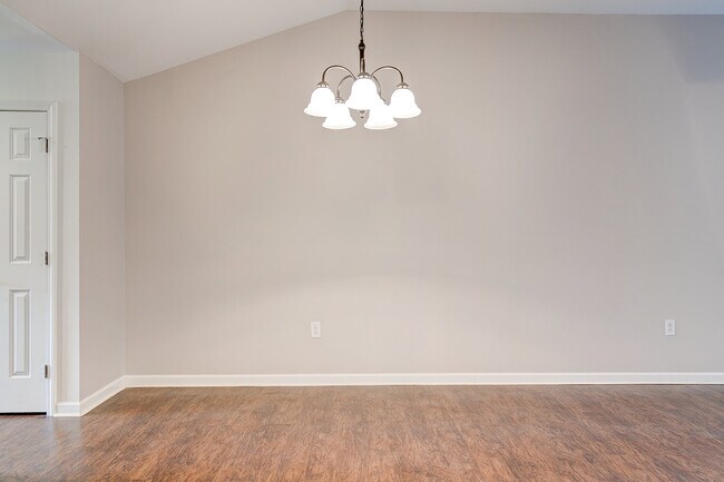 Building Photo - 4 Creekbend Ct