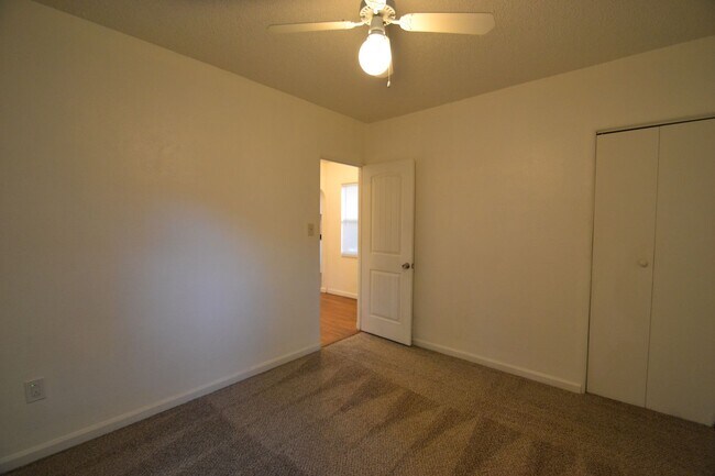 Building Photo - 322 Park Ln
