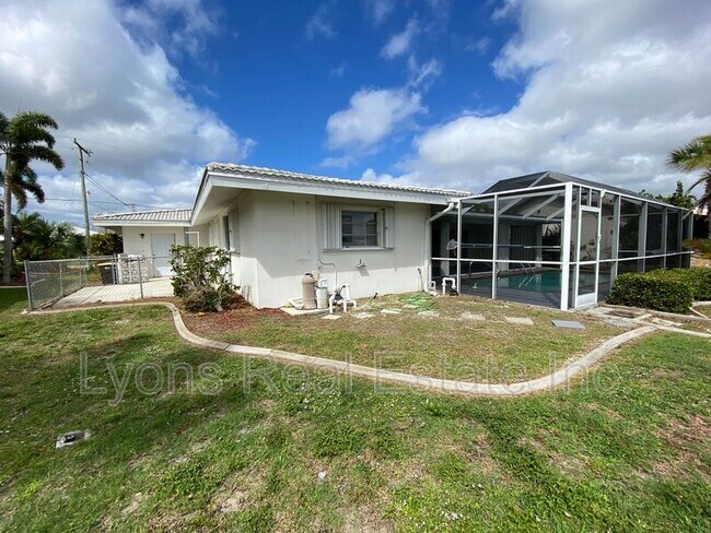 Building Photo - 174 Gulfview Rd