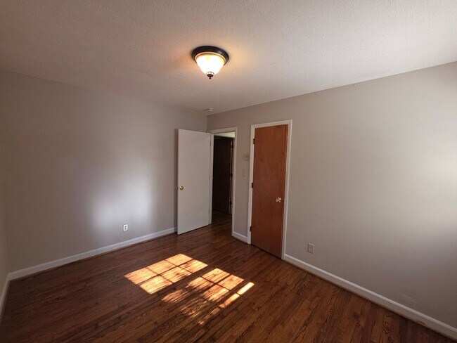 Building Photo - 2921 Coronet Way