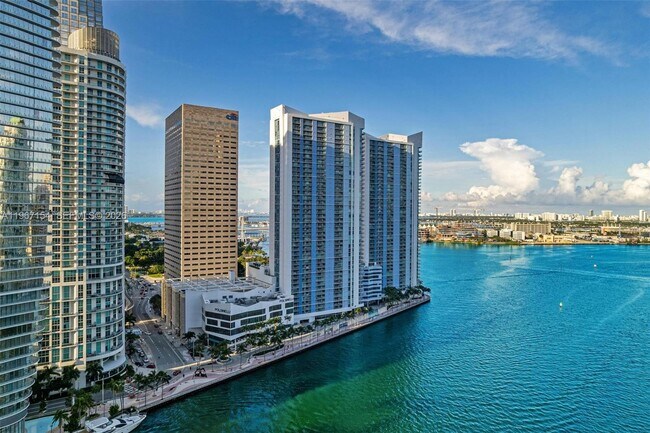 Building Photo - 325 S Biscayne Blvd