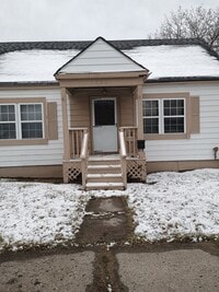 Building Photo - 2503 Thayer St
