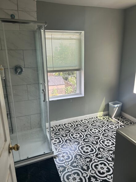 Building Photo - 1315 S Hicks St