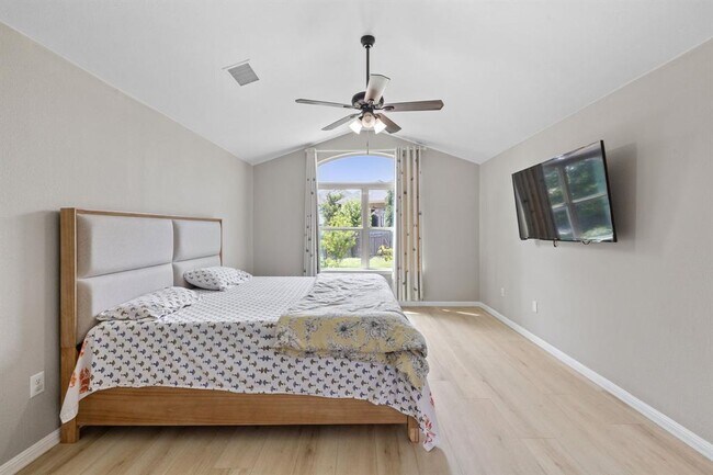 Building Photo - 117 Fosini Cove