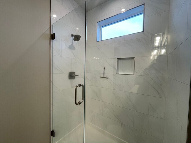 Building Photo - Hillsboro 3 Bed 2.5 Bath Townhome in Reeds Crossing ~ Includes A/C, 2 Car Garage w/ Level 2 Charg...