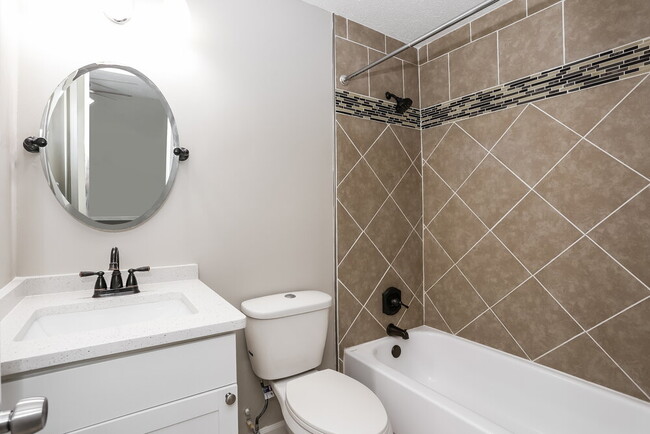 Building Photo - 4511 Ramona Blvd