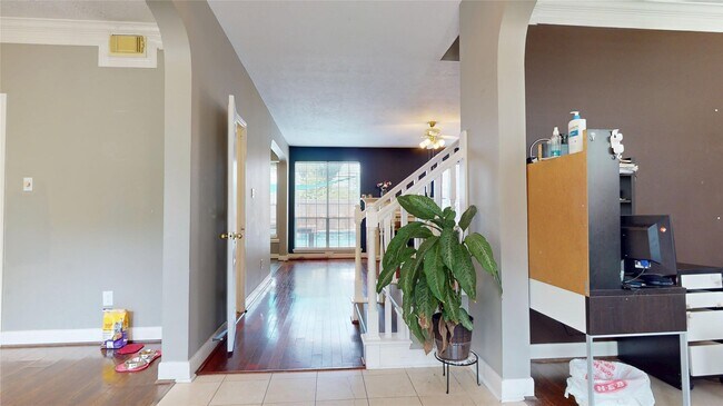 Building Photo - 9222 Symphonic Ln