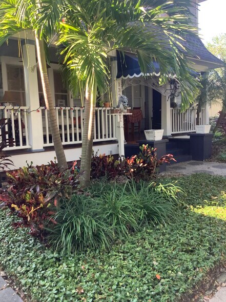 Building Photo - 132 8th Ave N