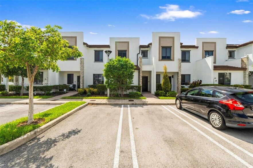 Primary Photo - 20628 NE 7th Pl