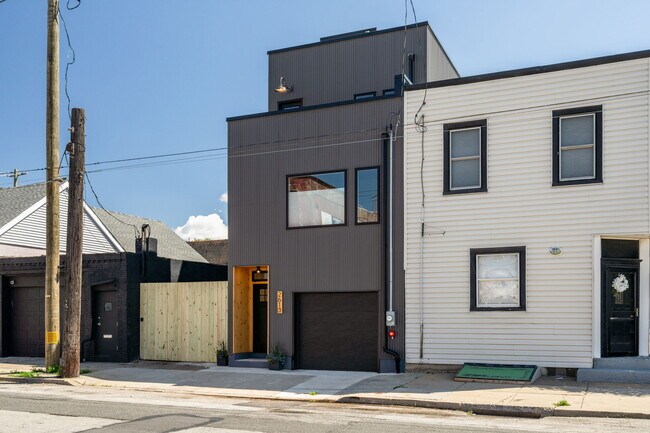 Building Photo - 2613 E Tioga St