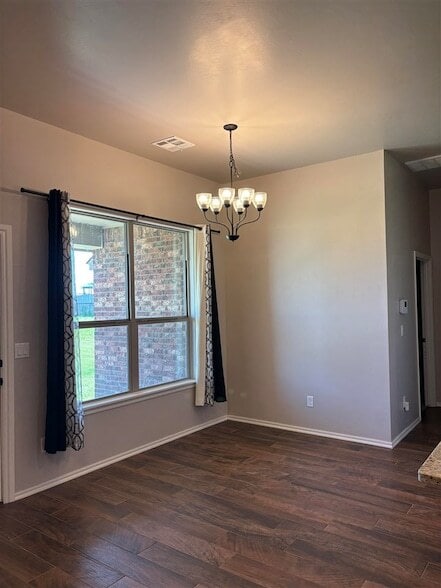 Building Photo - 2209 E Grassland Ln
