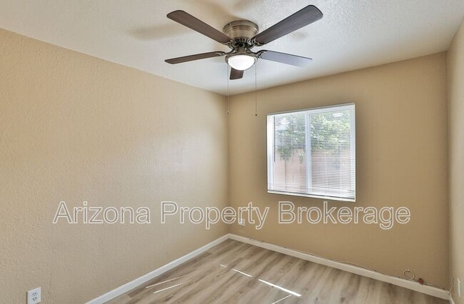 Building Photo - 601 W Rio Salado Pkwy