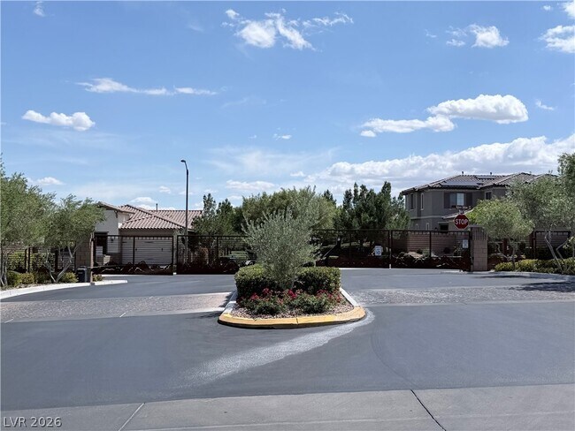 Building Photo - 9936 Wildhorse Cyn Ave