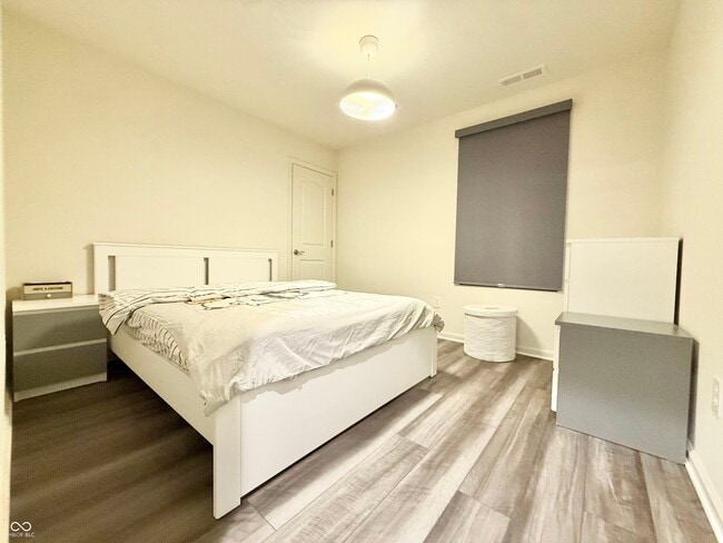 Building Photo - 5213 Dunhaven Rd