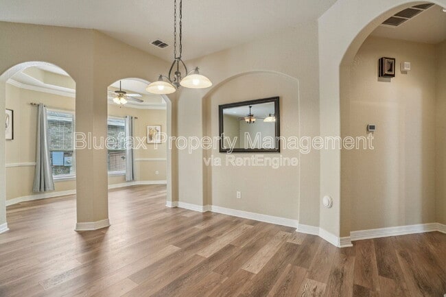 Building Photo - 11326 Begonia rock