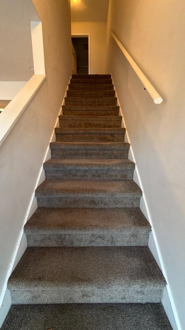 Building Photo - 23 Lexington Ct