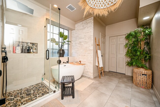 Building Photo - 13606 Champions Centre Dr