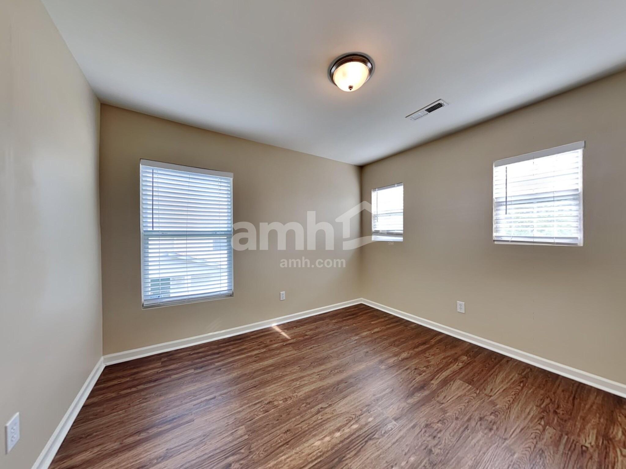 Building Photo - 8817 Kellum Dr