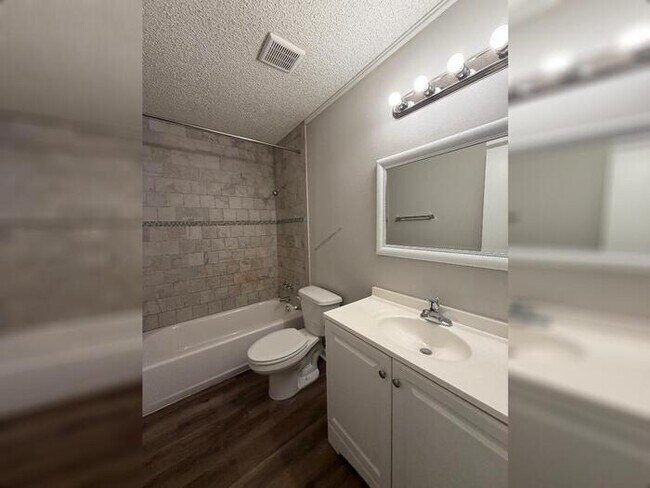 Building Photo - 3611 Pelton Rd