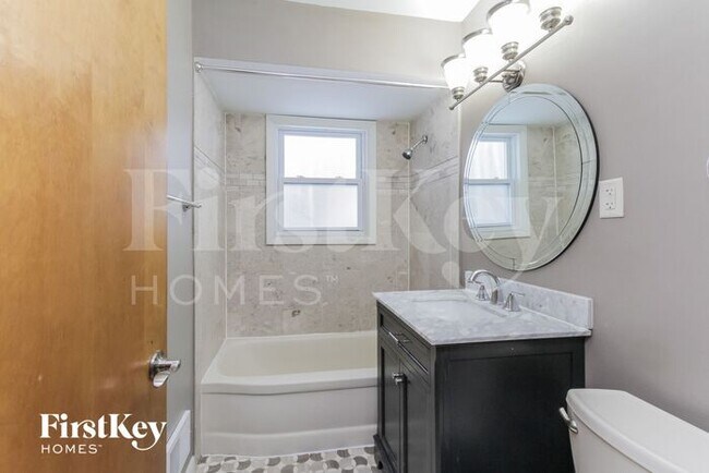 Building Photo - 18344 Aberdeen St