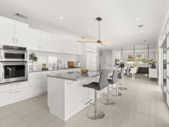 Building Photo - 48674 Vista Viejo Dr