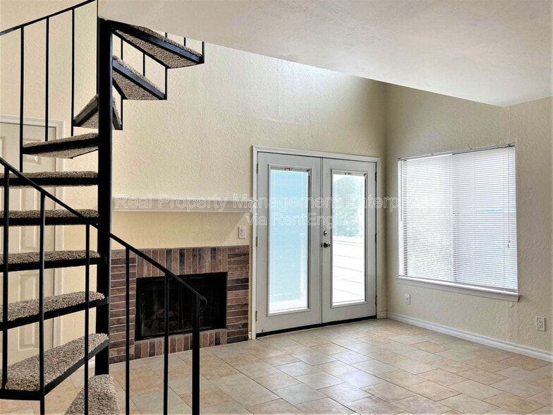 Building Photo - 11530 N May Ave