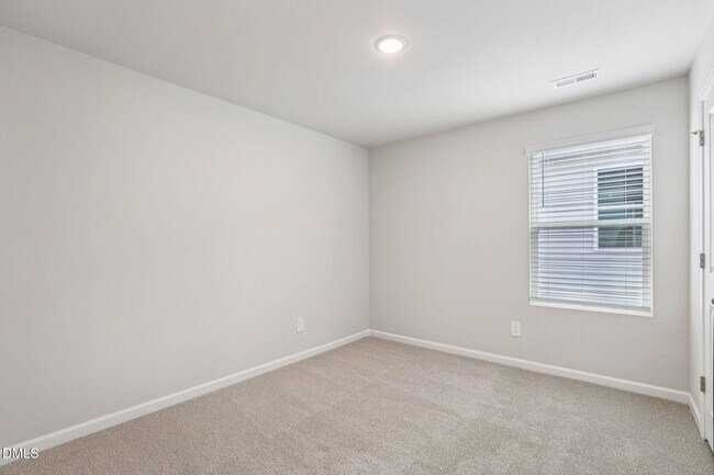 Building Photo - 936 Grand Mesa Dr