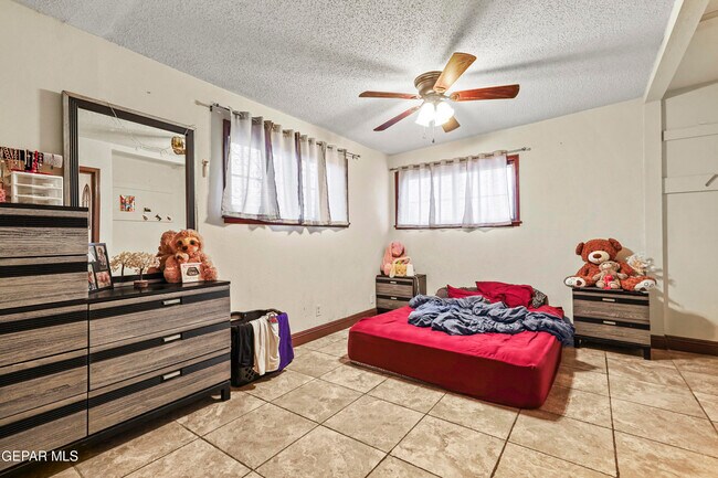 Building Photo - 5113 Jerry Dr