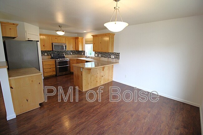 Building Photo - 1160 S Ruler Ave