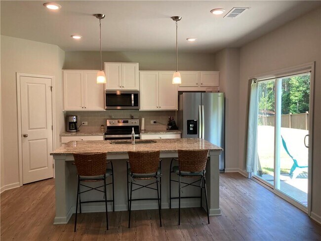 Building Photo - 667 Summerwood Ln
