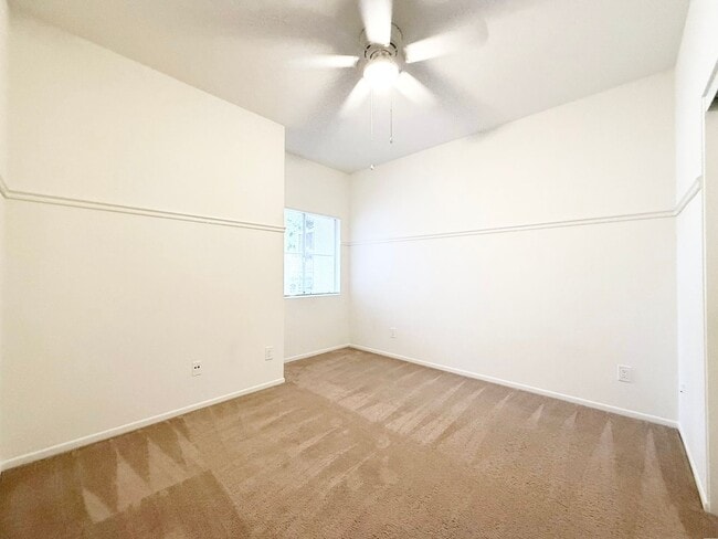 Building Photo - Single Story in Rancho Del Oro!
