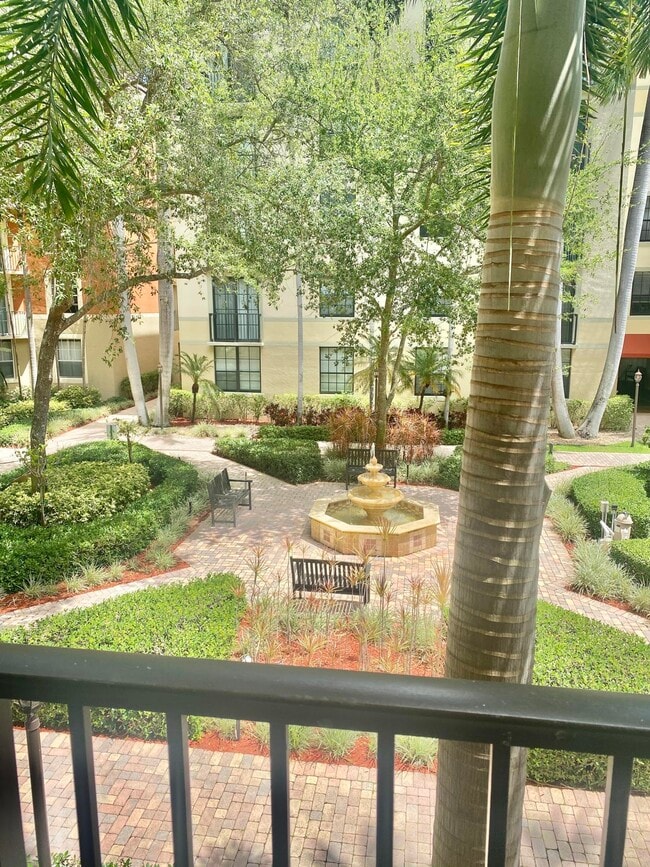 Building Photo - 630 S Sapodilla Ave