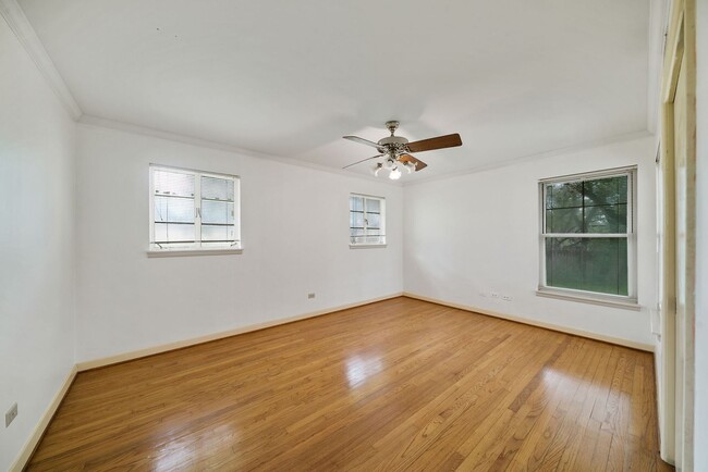 Building Photo - 2BED, 2BATH HOLLYWOOD PARK