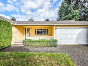 Building Photo - 4155 West Lake Sammamish Pkwy NE