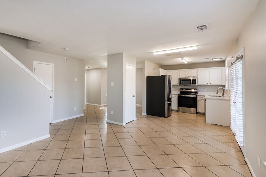 Building Photo - 5622 Coastal Way