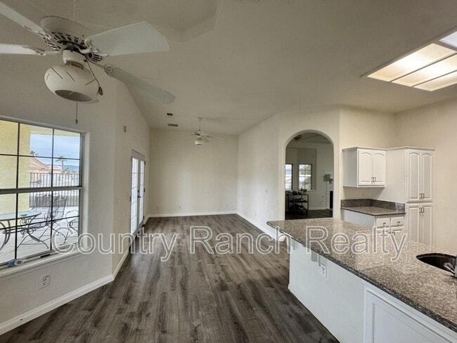 Building Photo - 2184 Emerald River Cir