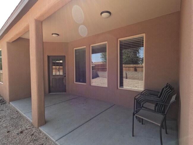 Building Photo - 928 Flora Vista Dr