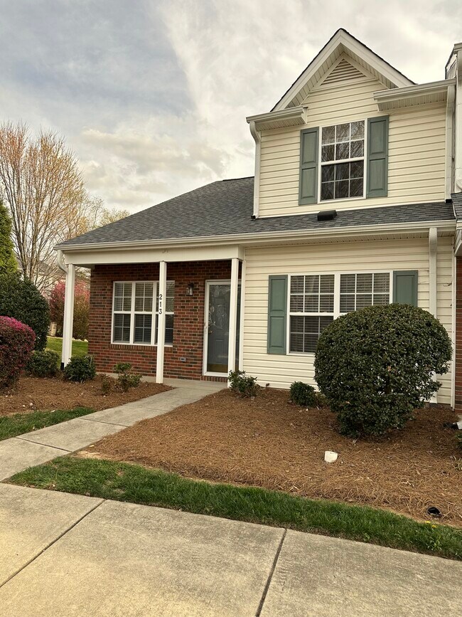 Building Photo - 213 Malamute Ln