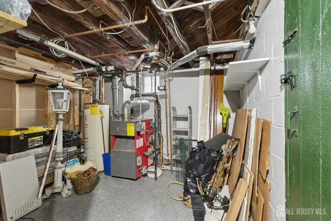 Building Photo - 415 Main St