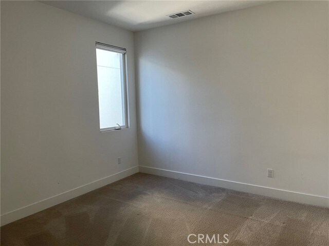Building Photo - 147 Waypoint