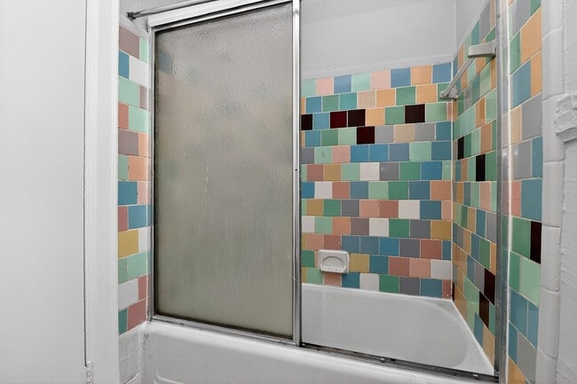 Building Photo - Adorable One Bedroom Apartment in Elizabeth!