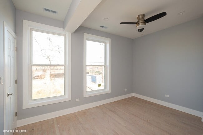 Building Photo - 2724 W Maypole Ave