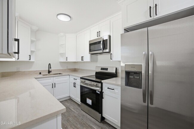 Building Photo - 1807 W Ave K8