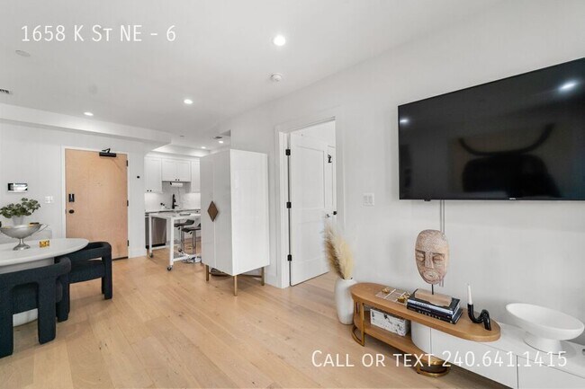 Building Photo - 1658 K St NE