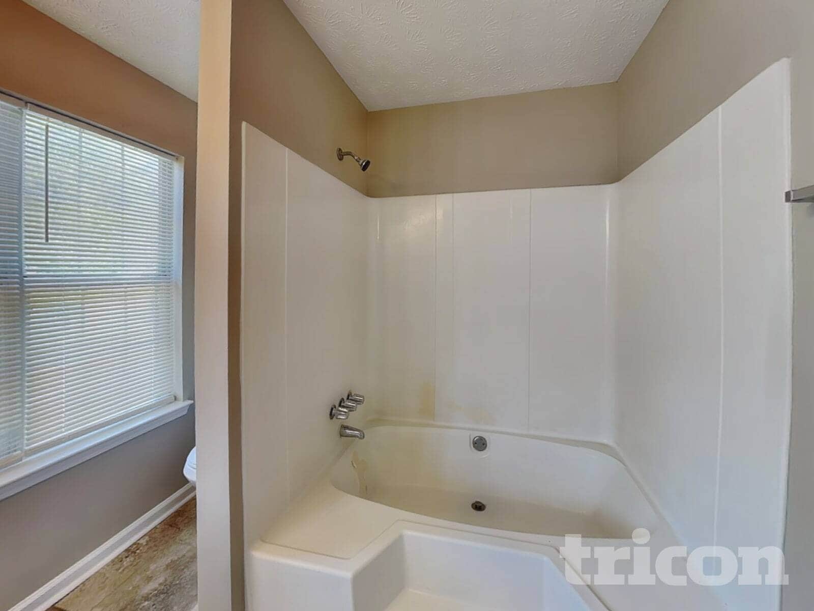 Building Photo - 1330 Ling Dr
